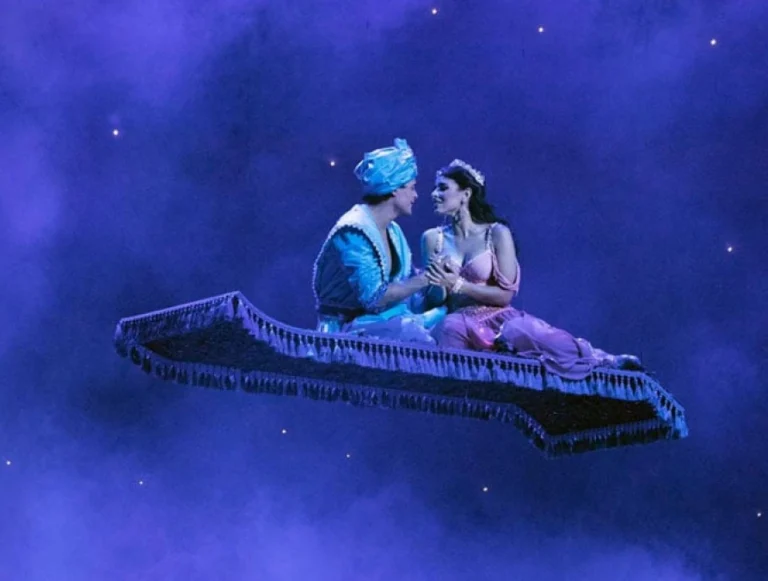 aladdin alfombra noche