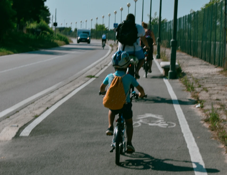 bici familia carril