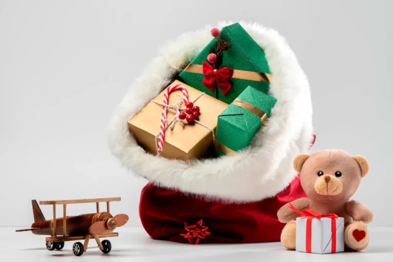 bolsa de santa claus con regalos y juguetes