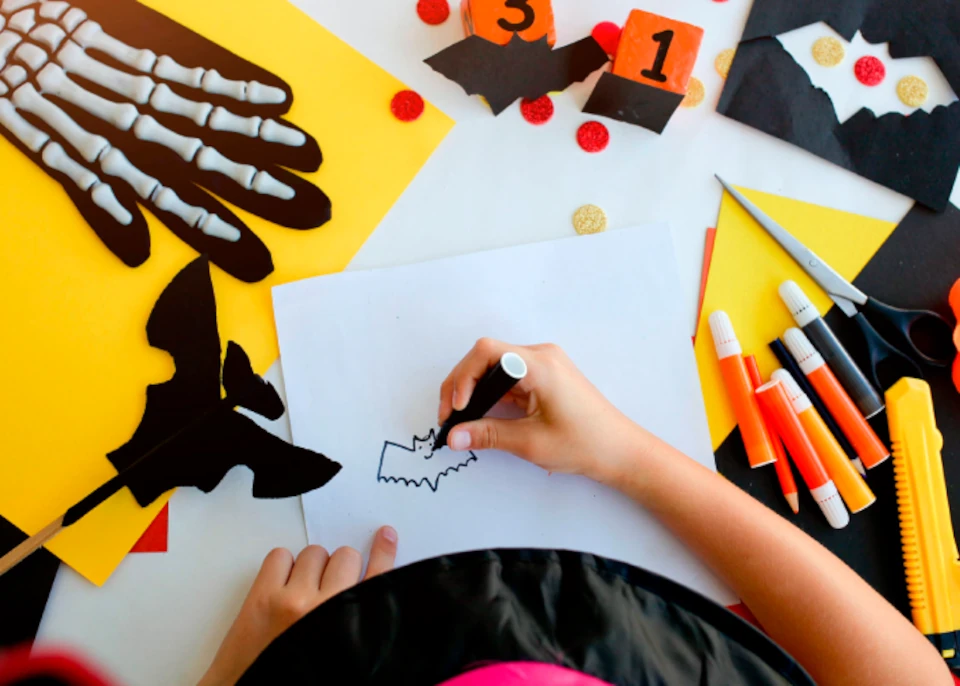 pintando murcielago halloween